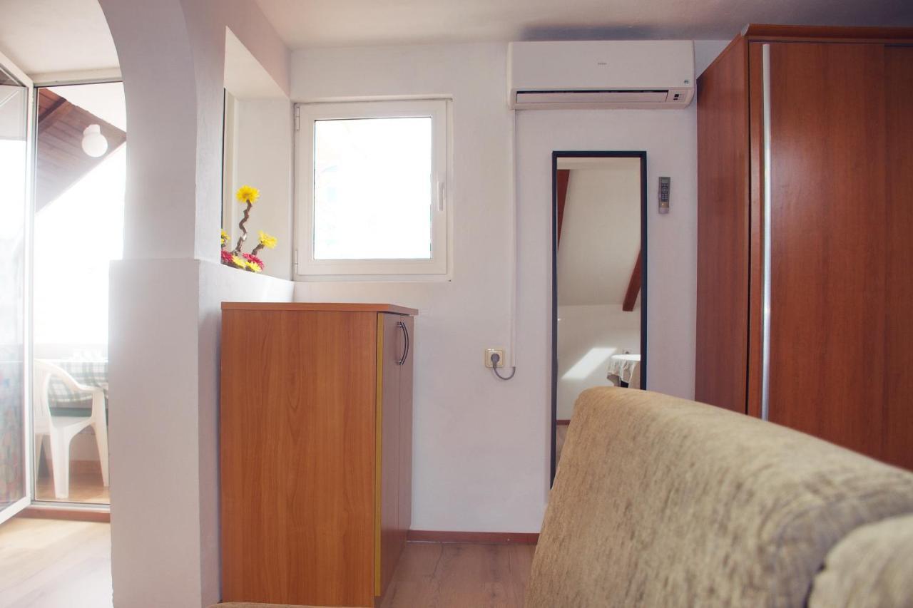 Novalja And Fun Apartment Exterior photo