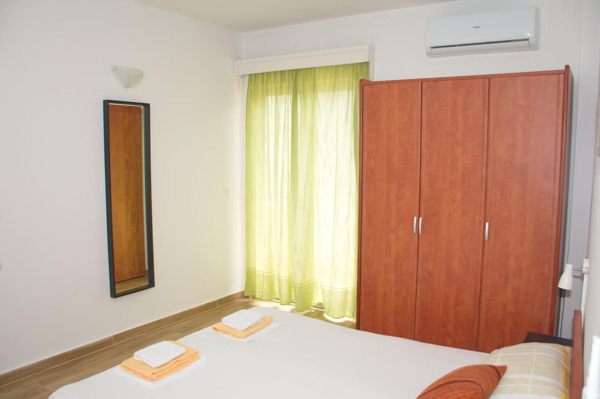 Novalja And Fun Apartment Exterior photo